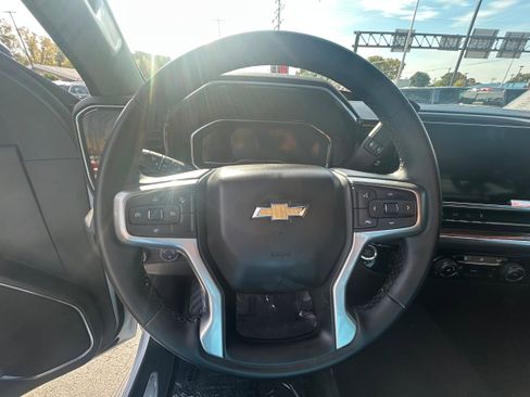 Used 2024 Chevrolet Silverado 3500 LT image 10