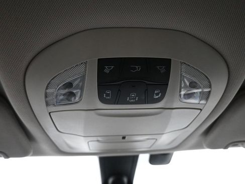 Used 2017 Chrysler Pacifica Touring-L image 17