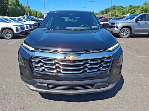 Used 2026 Chevrolet Equinox LT FWD image 2