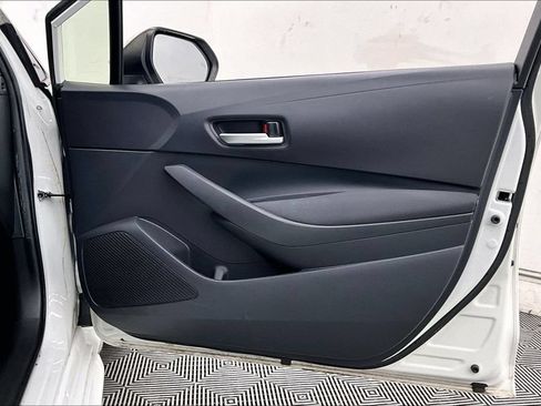 Used 2021 Toyota Corolla LE FWD image 25