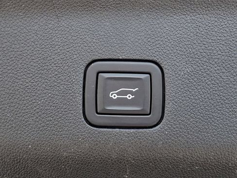 Used 2023 GMC Yukon XL AT4 w/ LPO, Floor Liner Package AWD/4WD image 31