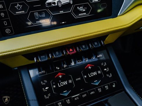 Used 2025 Lamborghini Urus SE AWD/4WD image 11