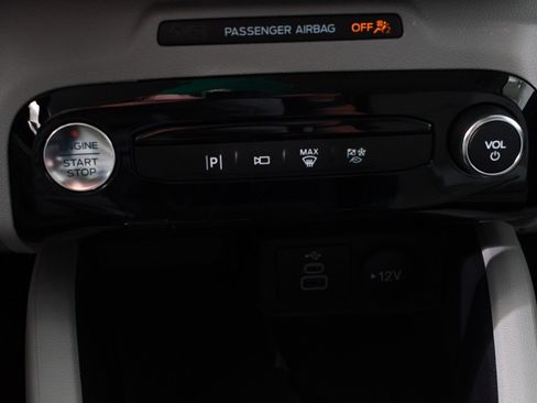 New 2025 Ford Escape SE w/ PHEV Premium Package image 28