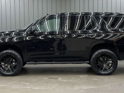 Used 2025 Chevrolet Tahoe Z71 w/ Comfort Package image 2