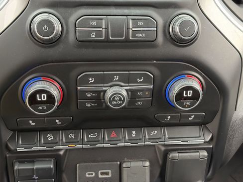 Used 2020 Chevrolet Silverado 1500 RST AWD/4WD image 29