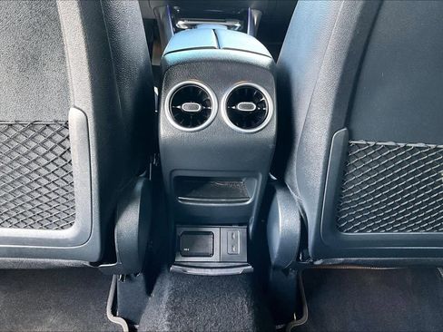 Used 2021 Mercedes-Benz GLA 250 image 35