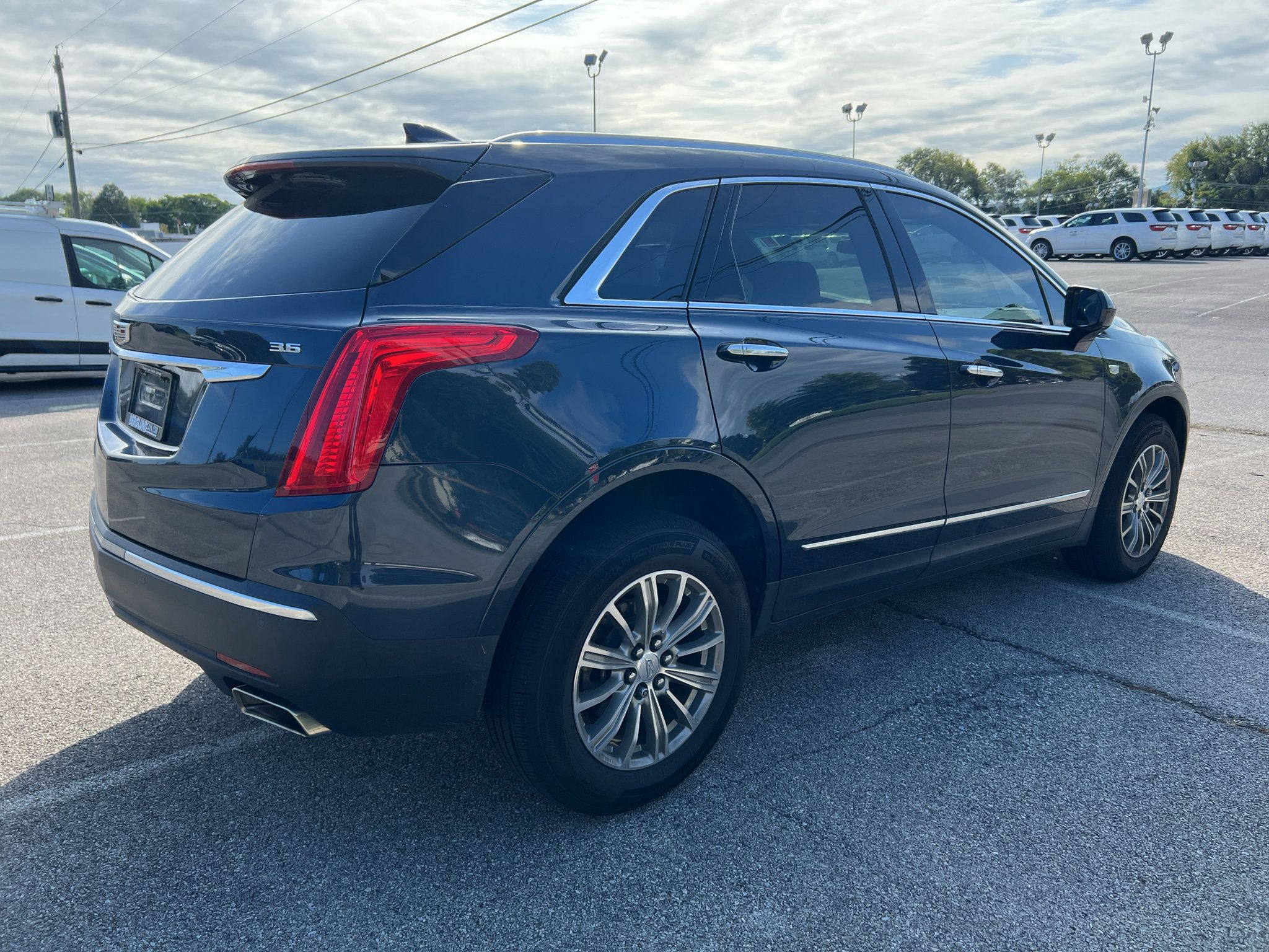 Used 2019 Cadillac XT5 Luxury AWD/4WD image 3