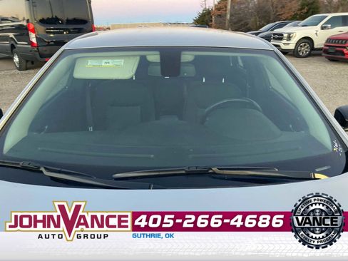 Used 2022 Chrysler 300 Touring w/ Sport Appearance Package image 13