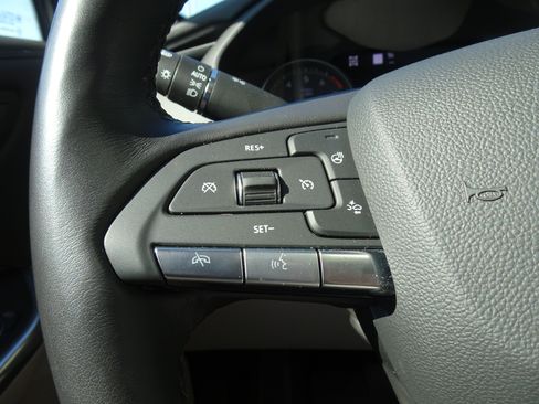 Used 2023 Cadillac XT4 Premium Luxury w/ Technology Package AWD/4WD image 21