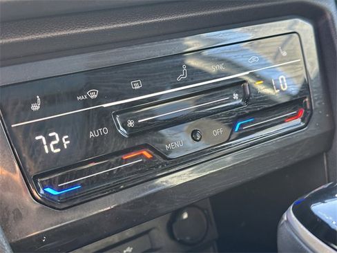 Used 2023 Volkswagen Tiguan SE R-Line image 23