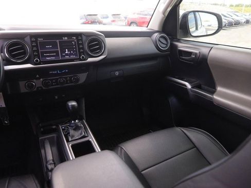 Used 2021 Toyota Tacoma SR5 AWD/4WD image 24
