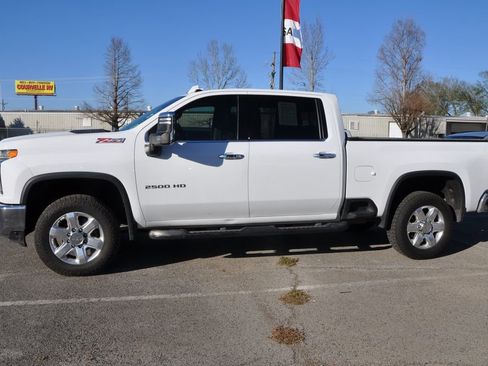 Used 2022 Chevrolet Silverado 2500 LTZ image 2