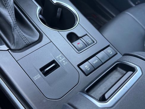 Used 2021 Toyota Highlander XSE image 23