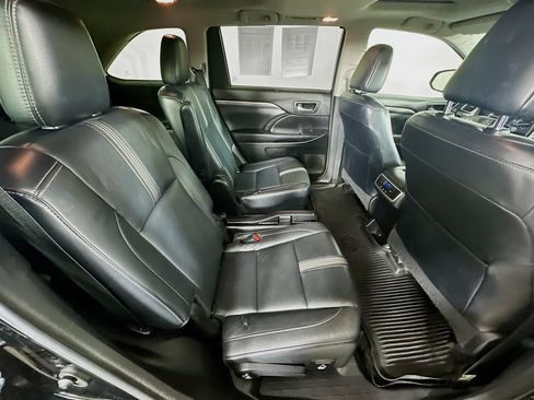 Used 2018 Toyota Highlander SE AWD/4WD image 37
