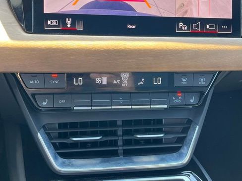 Used 2023 Audi e-tron GT Prestige w/ Prestige Package image 21