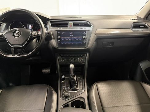 Used 2018 Volkswagen Tiguan SE w/ Panoramic Sunroof Package AWD/4WD image 18