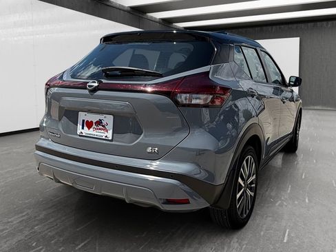 Used 2023 Nissan Kicks SR w/ SR Premium Package FWD image 5