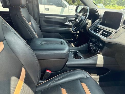Used 2022 GMC Yukon AT4 w/ AT4 Premium Package AWD/4WD image 4
