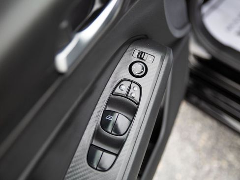 Used 2024 Nissan Altima 2.5 SV image 18