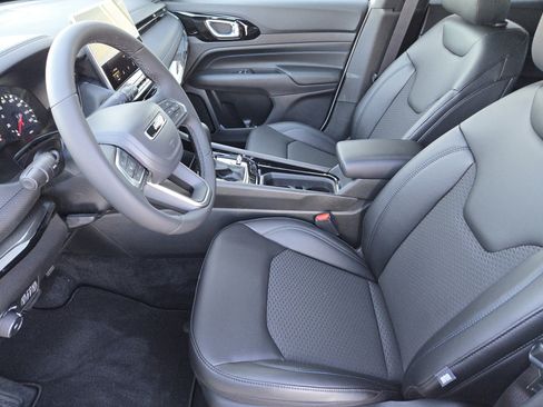 New 2026 Jeep Compass Latitude image 9