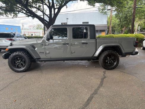 Used 2021 Jeep Gladiator Willys image 4