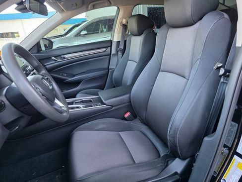 Used 2018 Honda Accord LX image 9