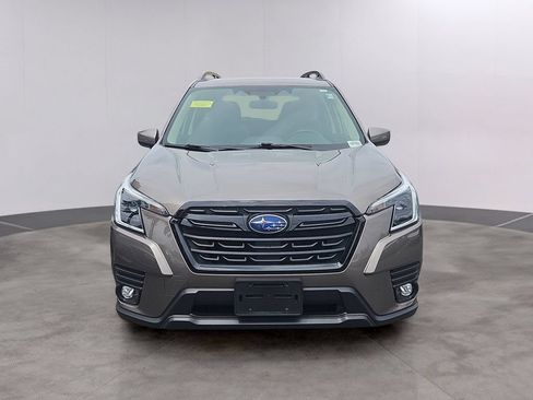 Used 2024 Subaru Forester Premium AWD/4WD image 2