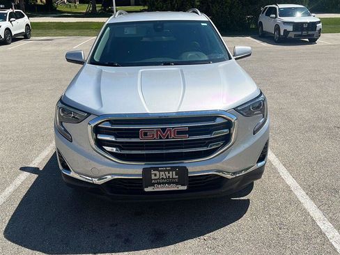 Used 2020 GMC Terrain SLT w/ Preferred Package FWD image 2
