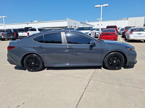Used 2025 Toyota Camry SE FWD image 7