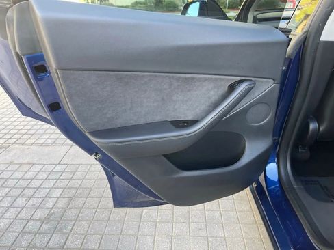 Used 2023 Tesla Model Y 2WD image 23