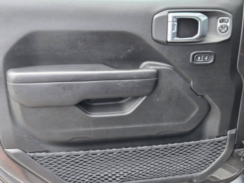 Used 2022 Jeep Gladiator Sport AWD/4WD image 13
