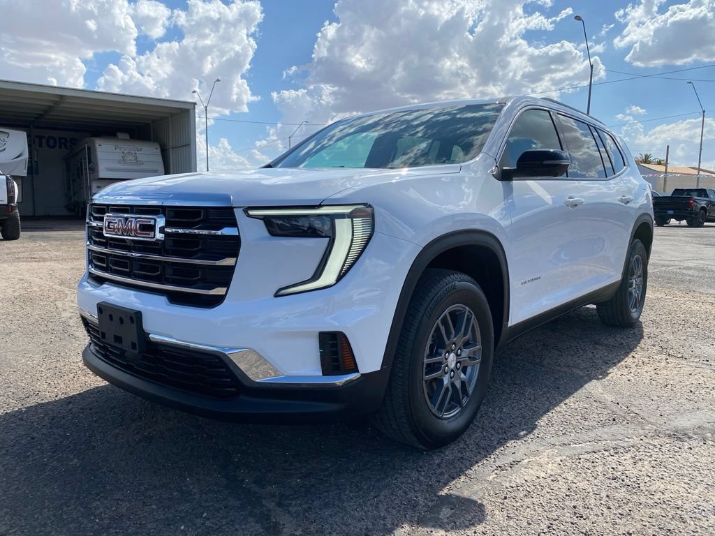 Used 2025 GMC Acadia Elevation FWD image 2