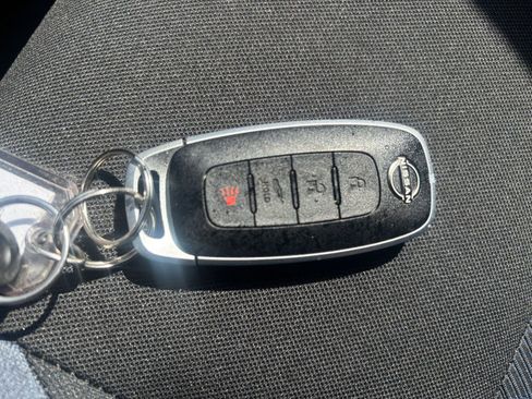 Used 2025 Nissan Versa SV image 21