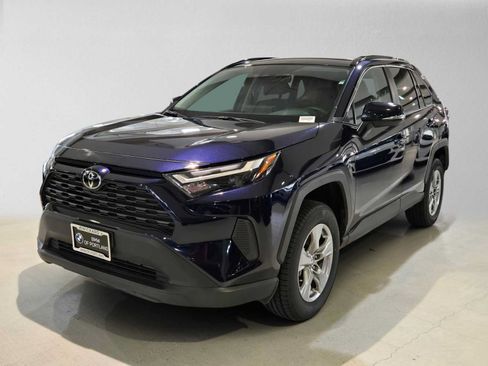 Used 2025 Toyota RAV4 XLE AWD/4WD image 7