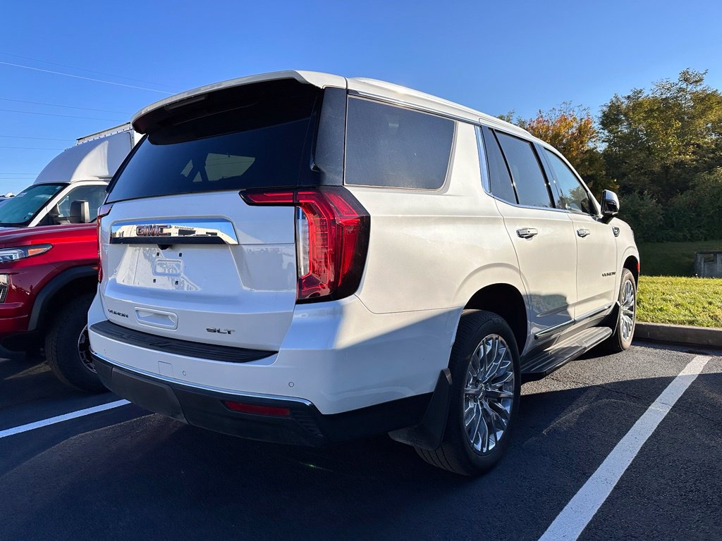 Used 2023 GMC Yukon SLT w/ SLT Luxury Package AWD/4WD image 4