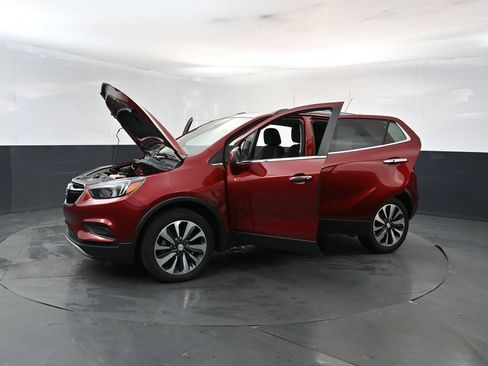 Used 2021 Buick Encore Preferred AWD/4WD image 27
