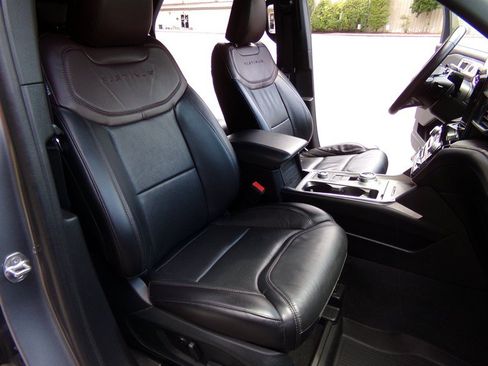 Used 2021 Ford Explorer Platinum w/ Equipment Group 601A AWD/4WD image 25