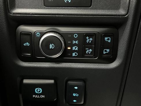 Used 2025 Ford F150 Lariat AWD/4WD image 32