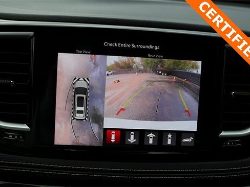 Used 2024 Chrysler Pacifica Select image 23