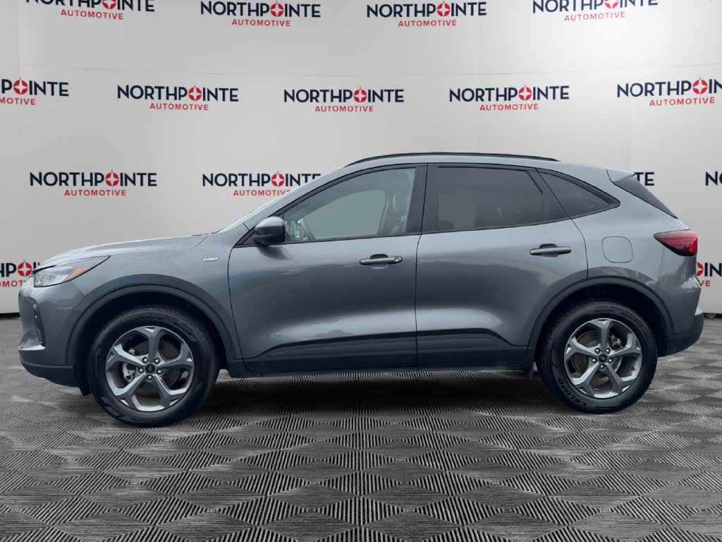 Used 2025 Ford Escape ST-Line Select AWD/4WD image 3