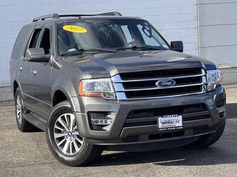 Used 2017 Ford Expedition XLT image 19