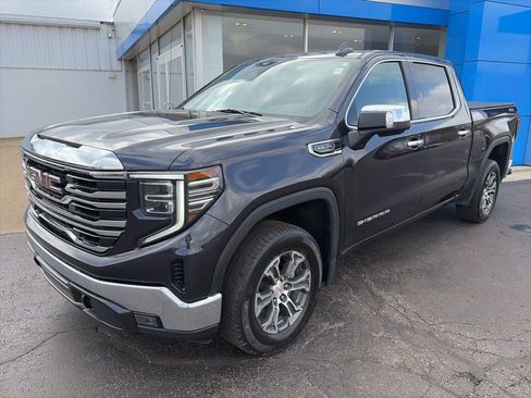 Used 2024 GMC Sierra 1500 SLT image 3