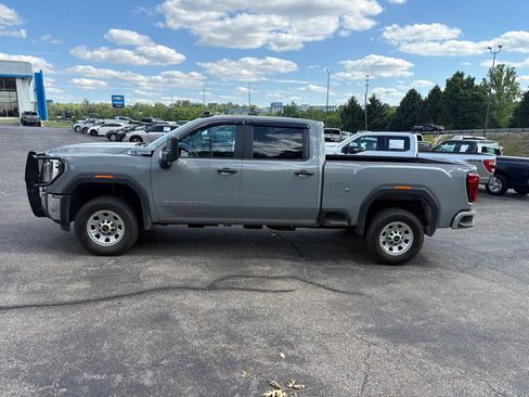 Used 2024 GMC Sierra 2500 Pro AWD/4WD image 4