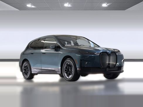 Certified 2023 BMW iX xDrive50 w/ Premium Package AWD/4WD image 6