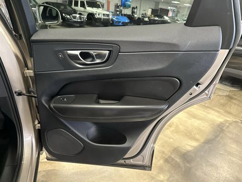 Used 2023 Volvo XC60 B5 Core AWD/4WD image 23