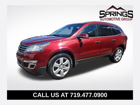 Used 2017 Chevrolet Traverse LT w/ Style and Technology Package FWD image 1