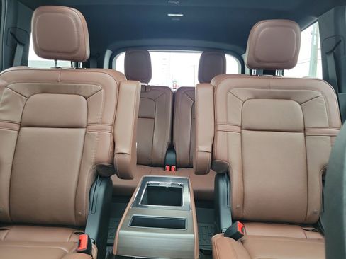 New 2026 Lincoln Aviator Reserve AWD/4WD image 17