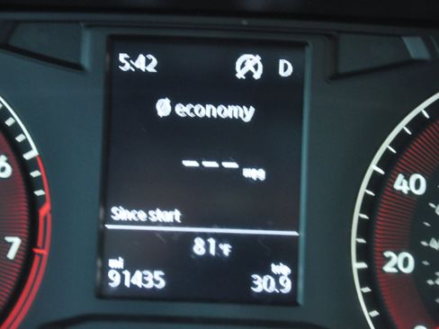 Used 2019 Volkswagen Jetta R-Line image 32