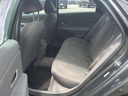 Used 2024 Hyundai Elantra SEL FWD image 11