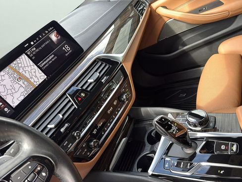 Used 2022 BMW 540i w/ Executive Package image 21